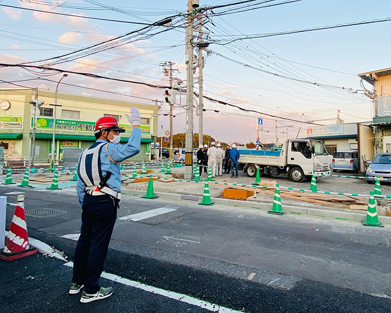 兵庫県明石市　道路舗装工事に伴う警備業務・歩行者および車両の誘導等