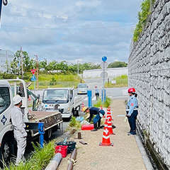 兵庫県三田市　工事現場　交通誘導：倒壊危険柱の交換工事に関わる警備業務